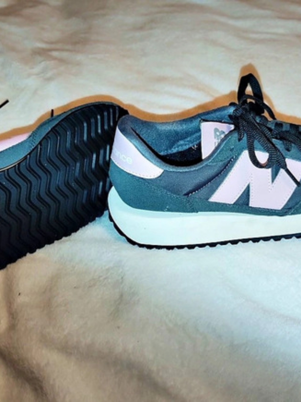 New Balance 237 Marblehead Violet Shadow Sneakers Black & Pink